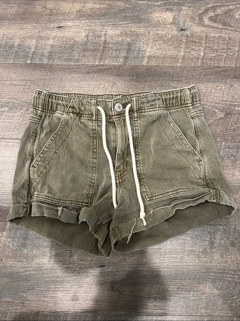 American Eagle Outfitters Olive Drawstring Casual Shorts